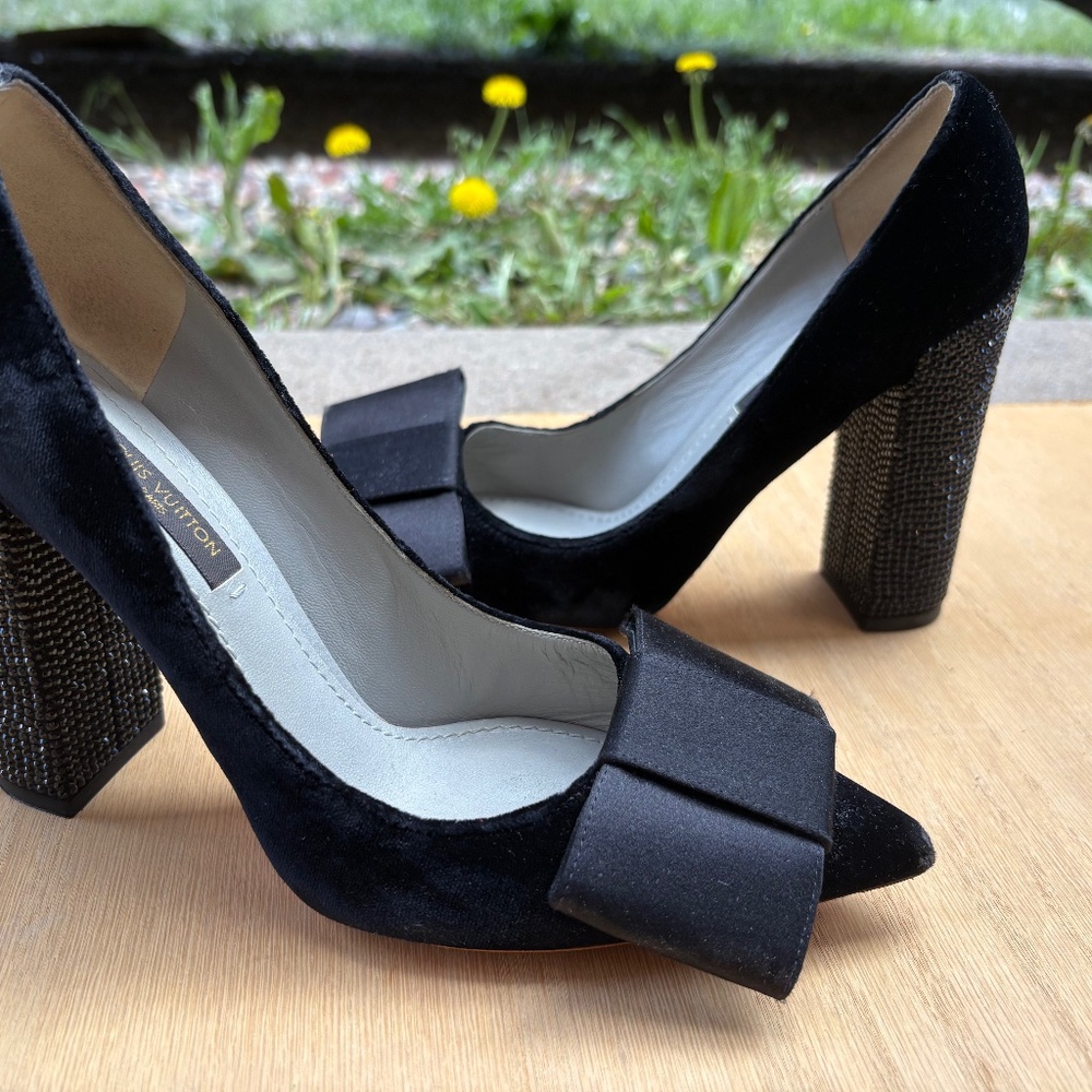 Louis Vuitton Velvet Black Bow Pumps Studded Block Heels - Picture 10 of 12